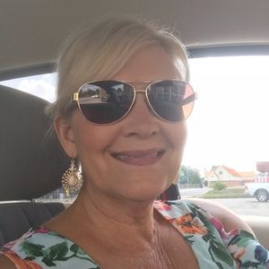 Meet your Posher, Sheryle